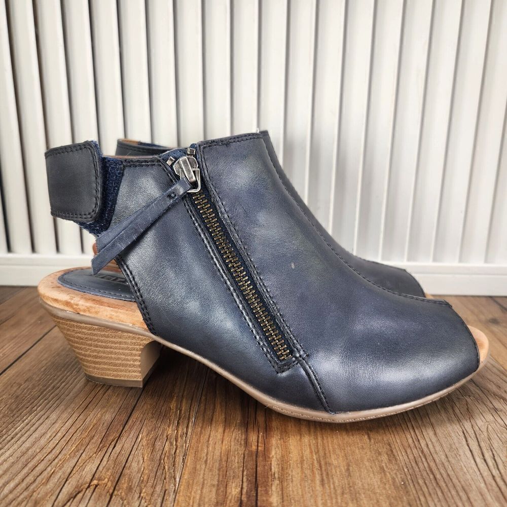 Earth Kristy Wide Women 7.5D Admiral Blue Leather Heel Side Zip Booties Peep Toe